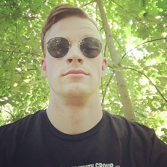 Meet your Posher, Taylor - Picture 1 of 1